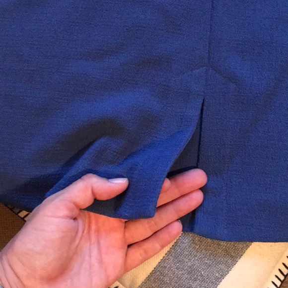 Bright blue gorgeous BCBGeneration azure mini size 10! - Picture 7 of 8